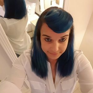 Meet your Posher, Caroline